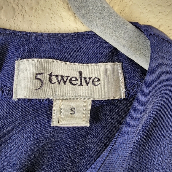 5 twelve Blue and black sleeveless career blouse size small - Picture 4 of 9